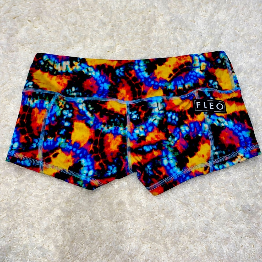 FLEO low rise contour style